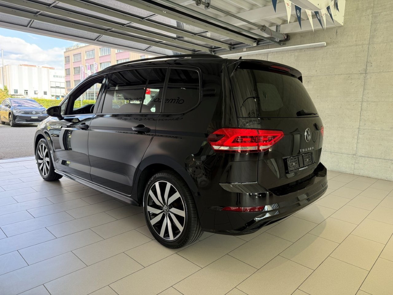 VW Touran 1.5 TSI EVO Highline DSG-showroom-element-1