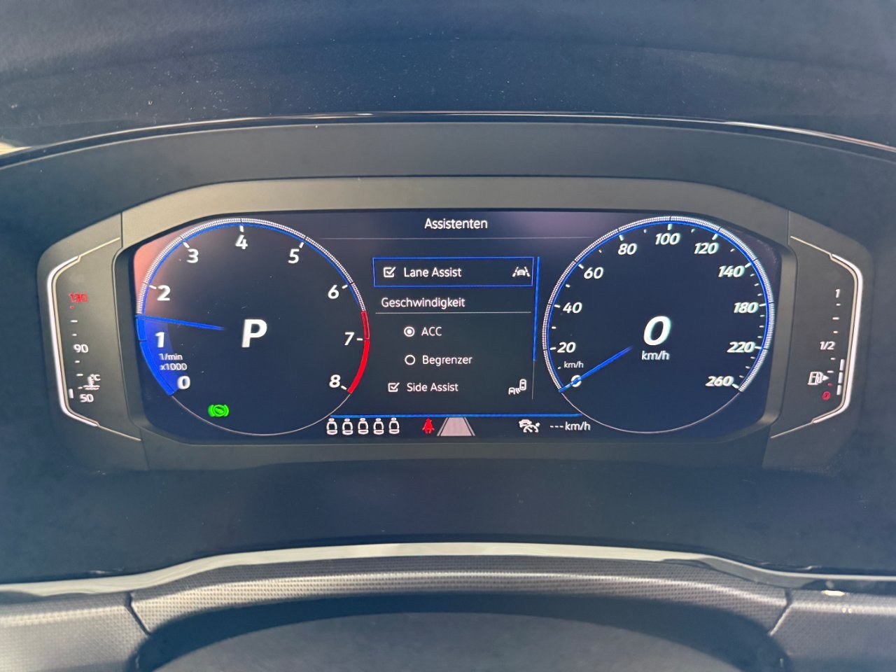 VW Touran 1.5 TSI EVO Highline DSG-image-8