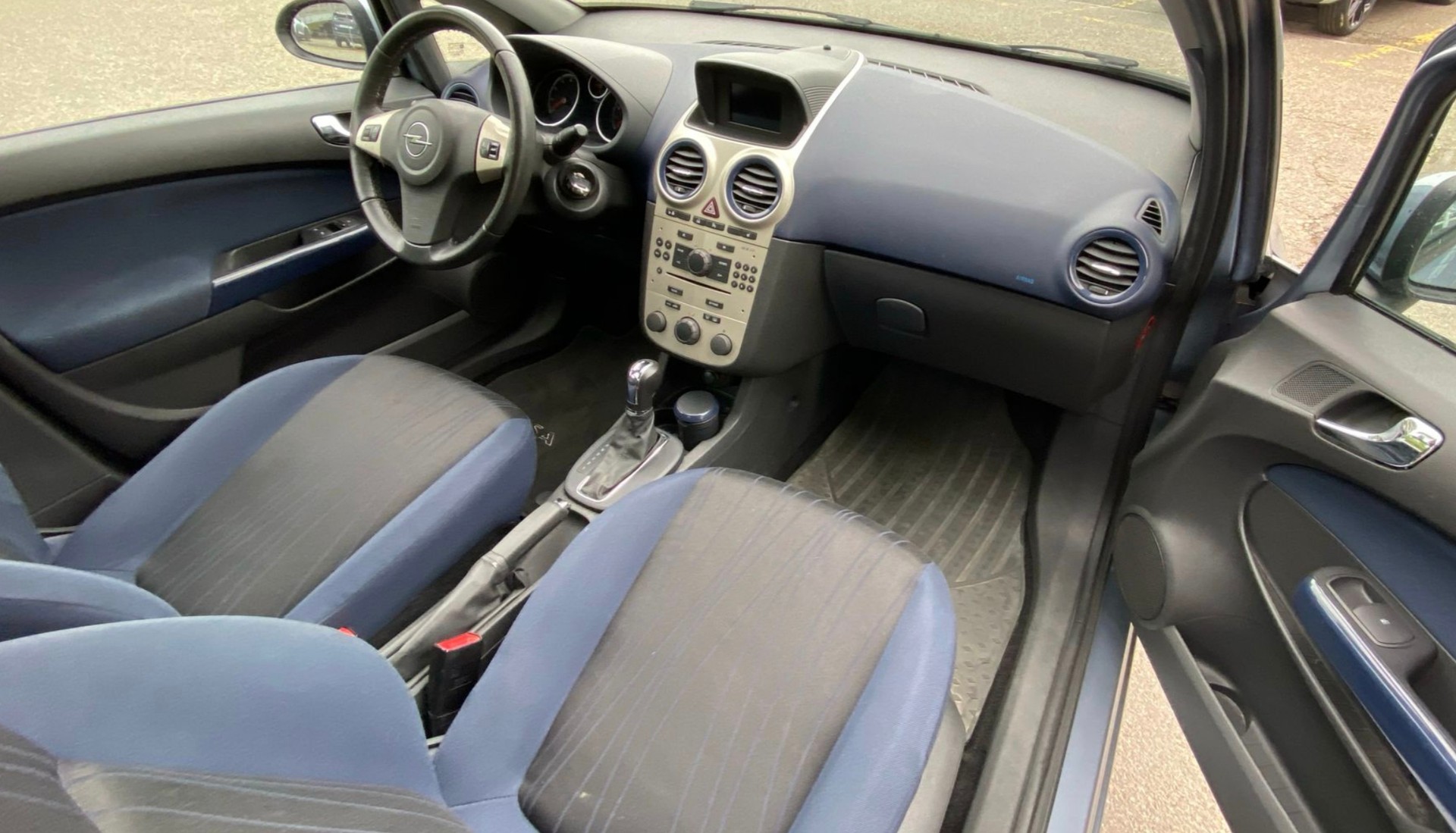 OPEL Corsa 1.4 TP Enjoy-image-11