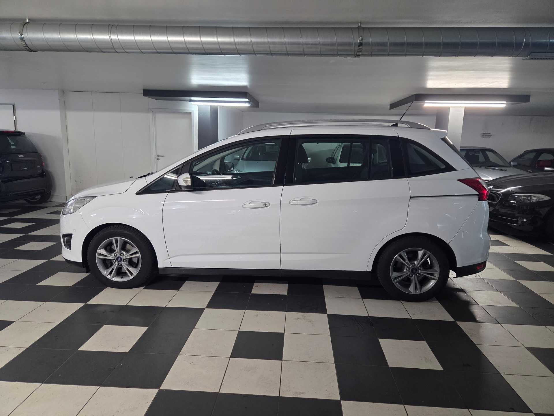 FORD Grand C-Max 1.0 SCTi Family-Edition-image-1