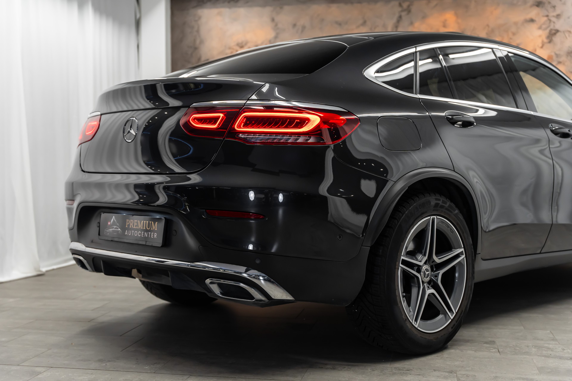 MERCEDES-BENZ GLC Coupé 300 d AMG Line 4Matic 9G-Tronic *Panorama*Leder*Head-Up*360°*-image-6