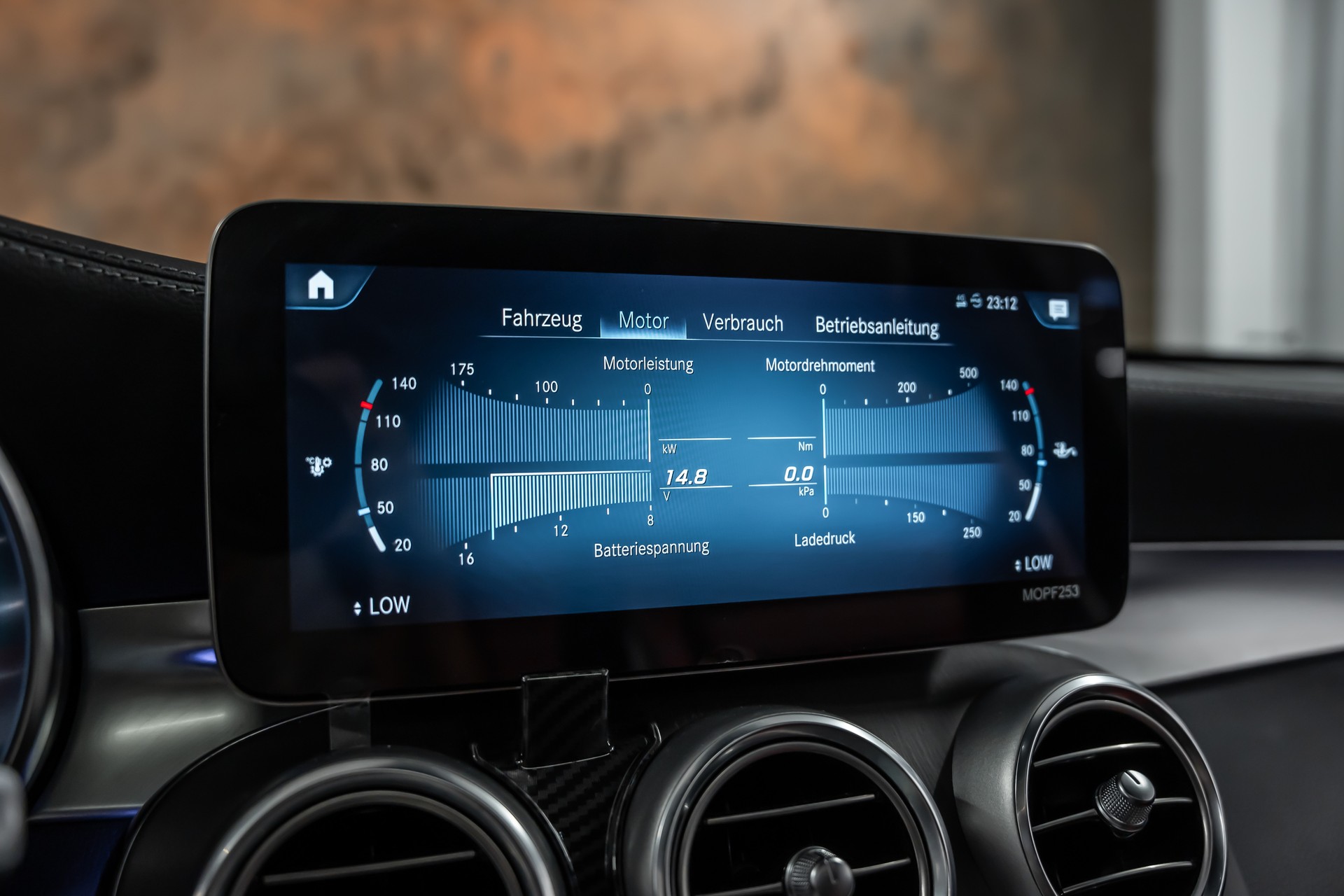 MERCEDES-BENZ GLC Coupé 300 d AMG Line 4Matic 9G-Tronic *Panorama*Leder*Head-Up*360°*-image-30