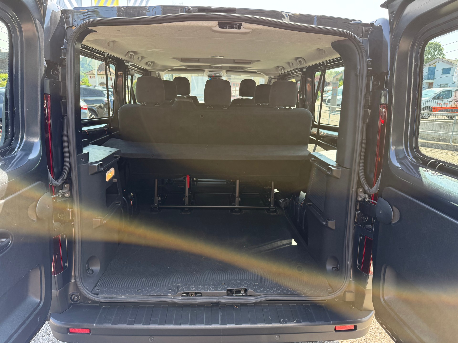 RENAULT Trafic Blue dCi 150 Grand Passenger Evolution EDC-image-11