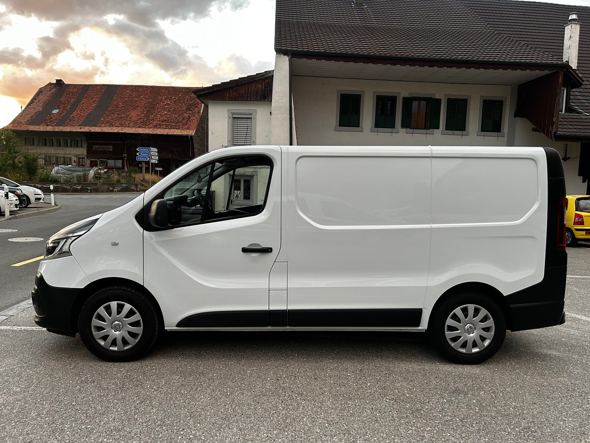 RENAULT Trafic 1.6 ENERGY dCi 95 3.0t Access L1H1-image-2