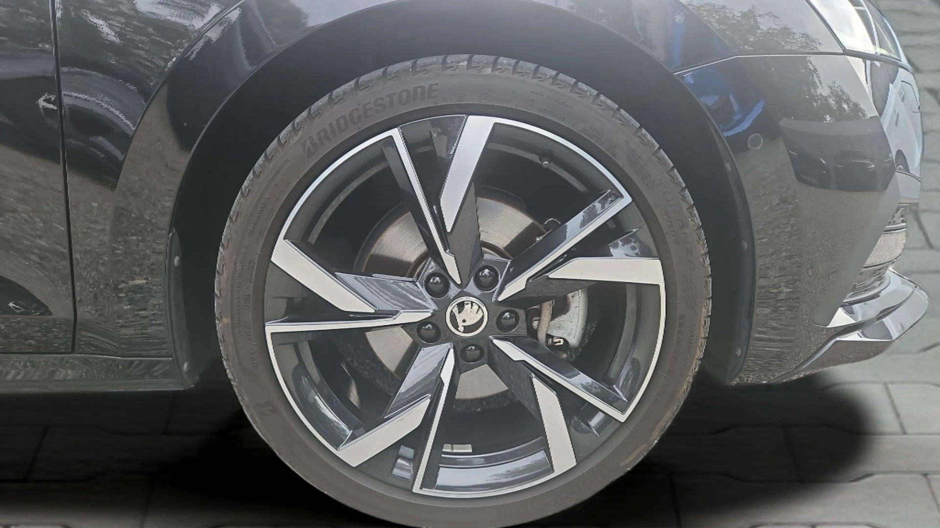SKODA Octavia Combi 2.0 TSI SportLine DSG 4x4 190PS mit AHK-Vorbereitung & Head-Up Display-image-25