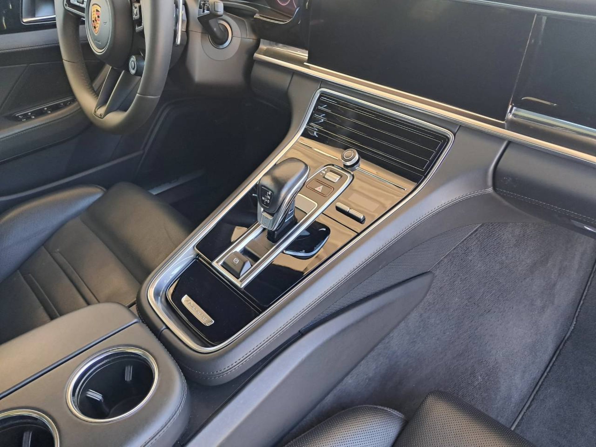 PORSCHE Panamera 4S E-Hybrid Sport Turismo (MY22)-image-19
