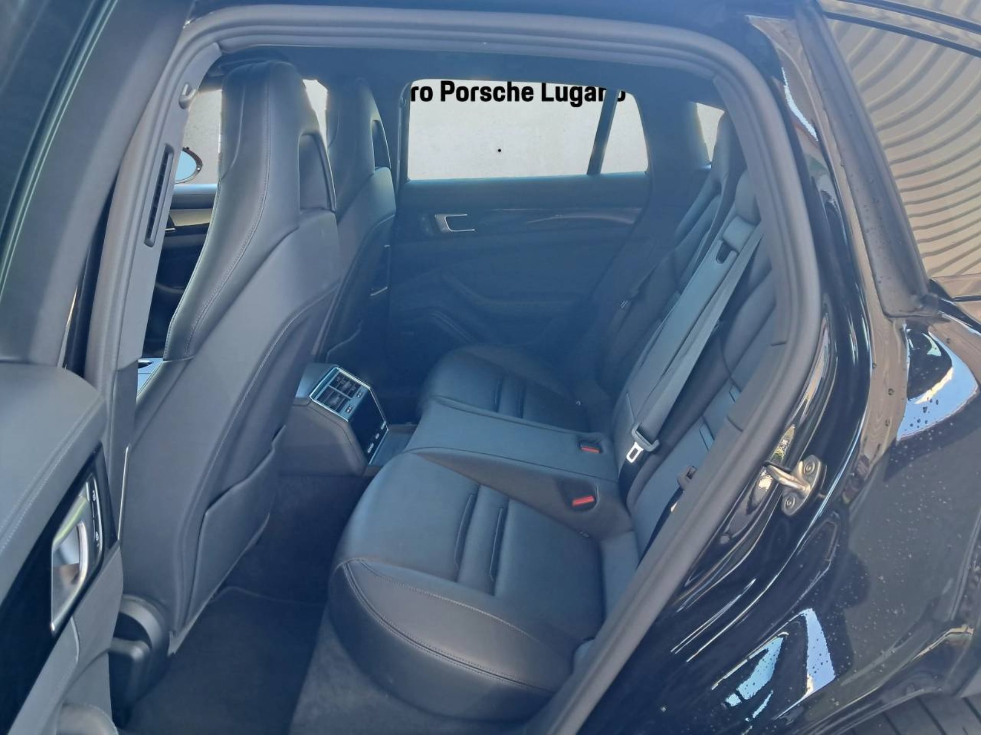 PORSCHE Panamera 4S E-Hybrid Sport Turismo (MY22)-image-16
