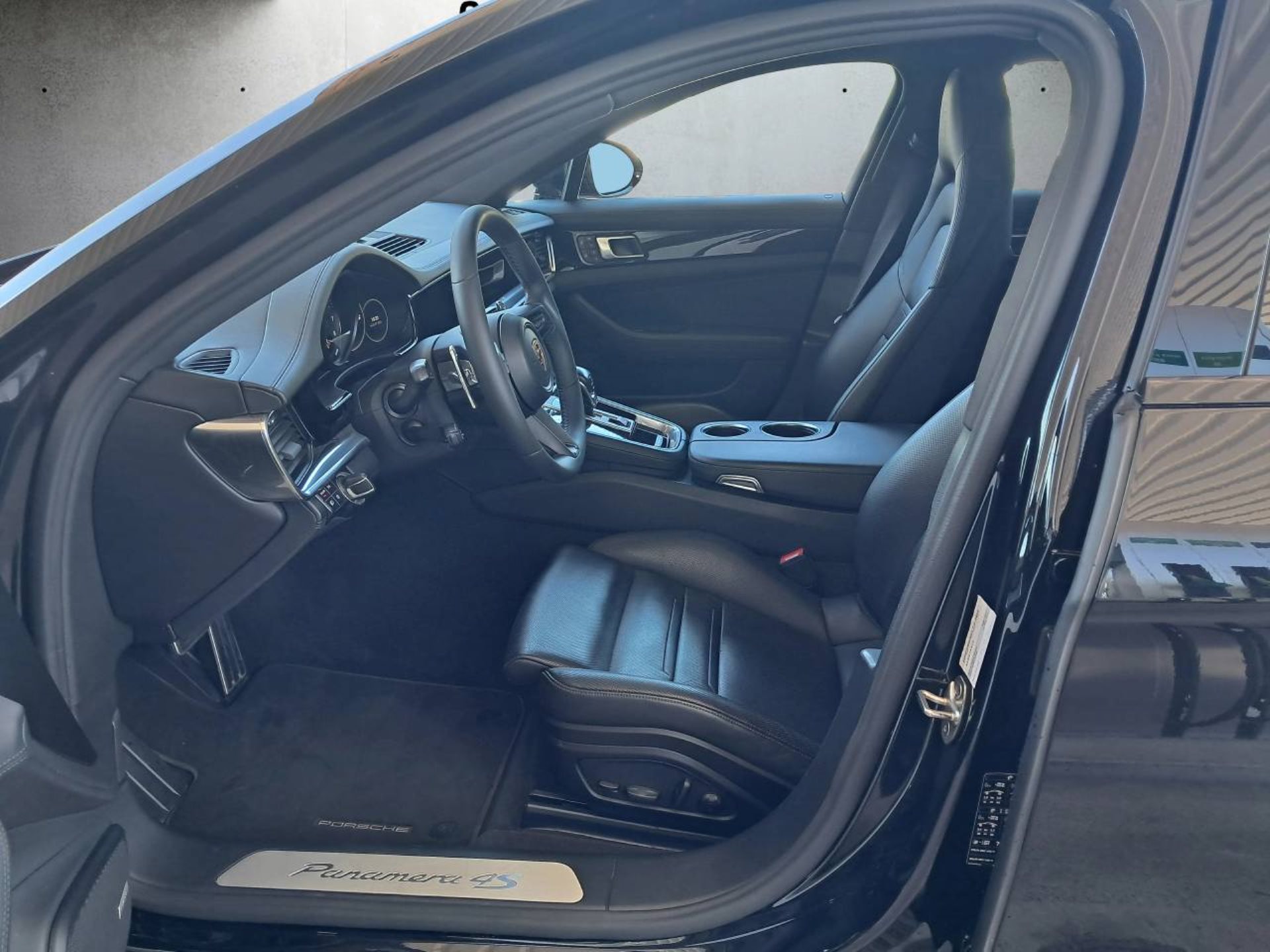 PORSCHE Panamera 4S E-Hybrid Sport Turismo (MY22)-image-3