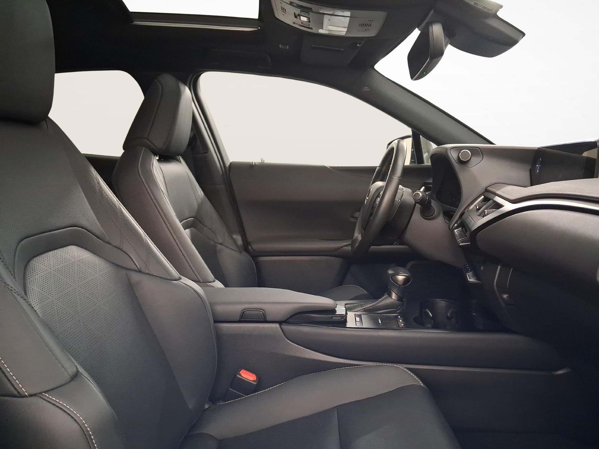 LEXUS UX 250h Excellence-image-9