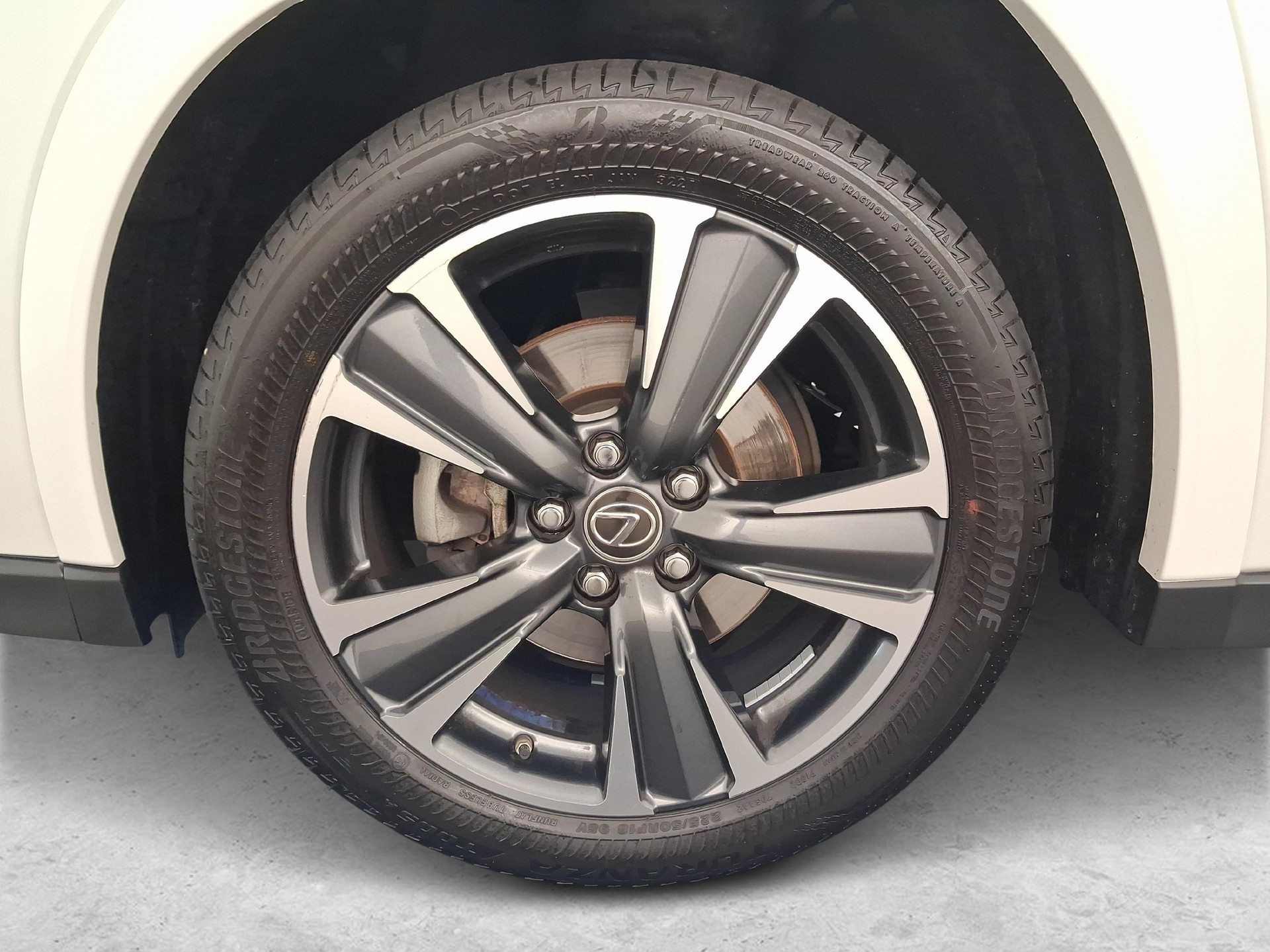 LEXUS UX 250h Excellence-image-12