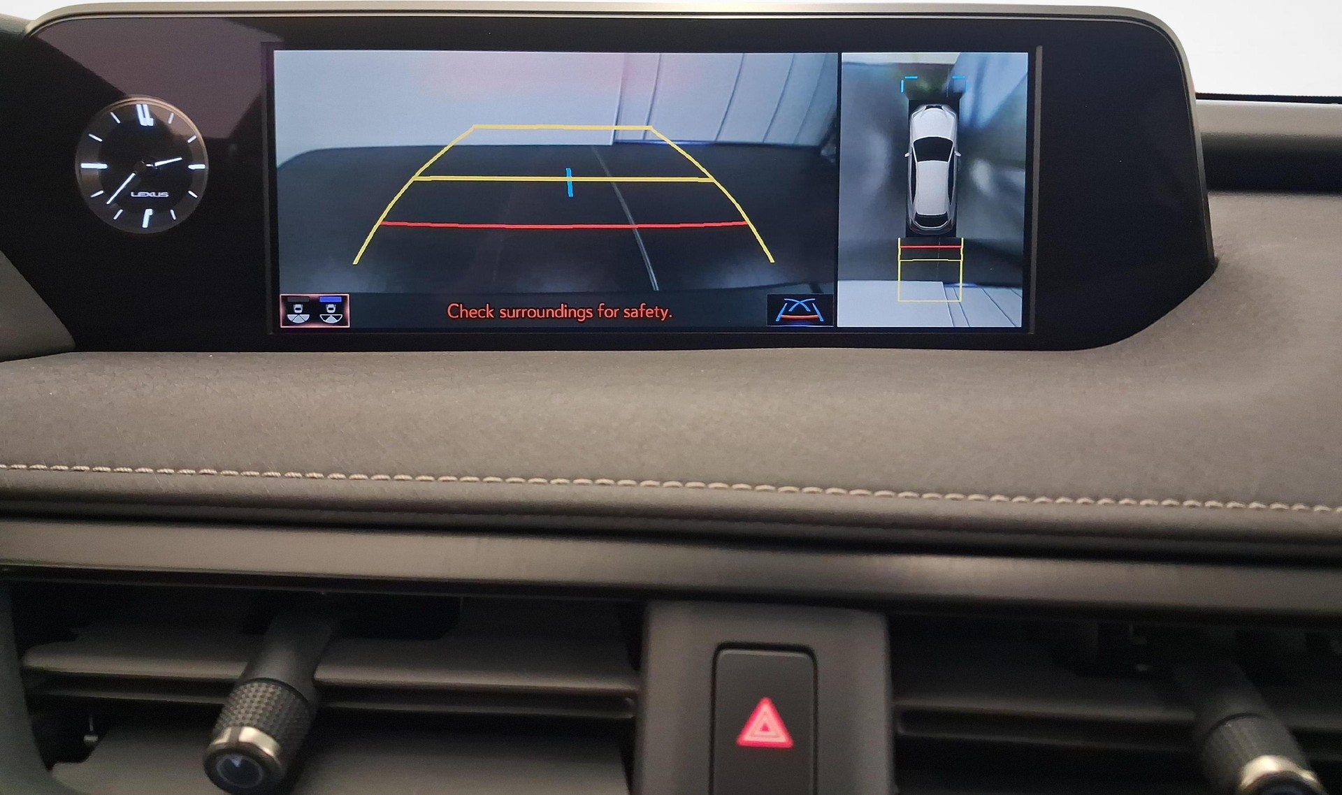 LEXUS UX 250h Excellence-image-15