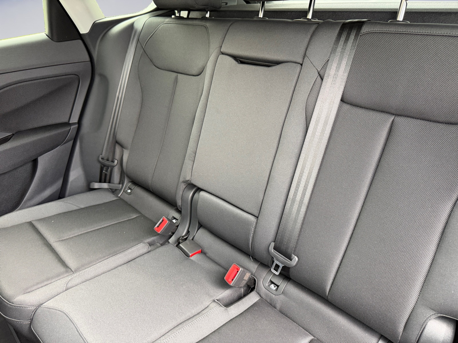 AUDI Q3 SUV 110 kW TFSI S tronic-image-12