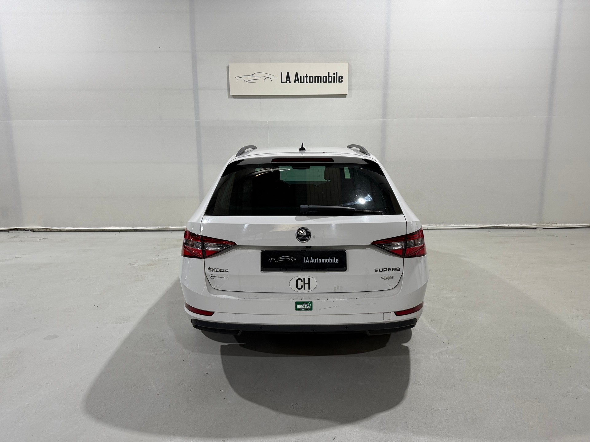 SKODA Superb Combi 2.0 TDi Ambition 4x4 DSG-image-6