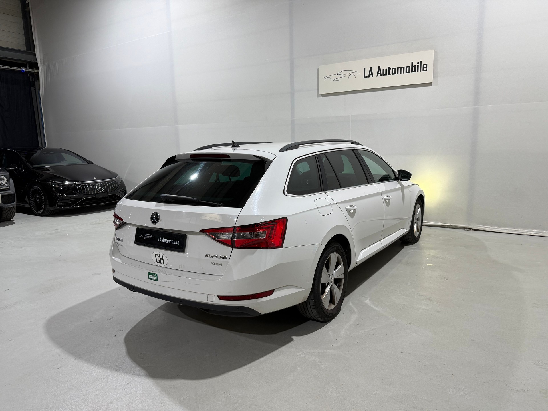 SKODA Superb Combi 2.0 TDi Ambition 4x4 DSG-image-7