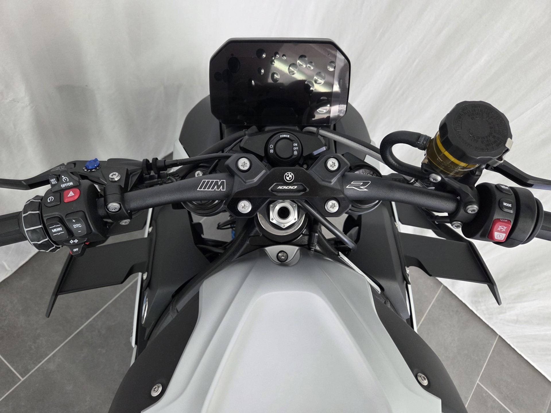 BMW M 1000 R-image-4