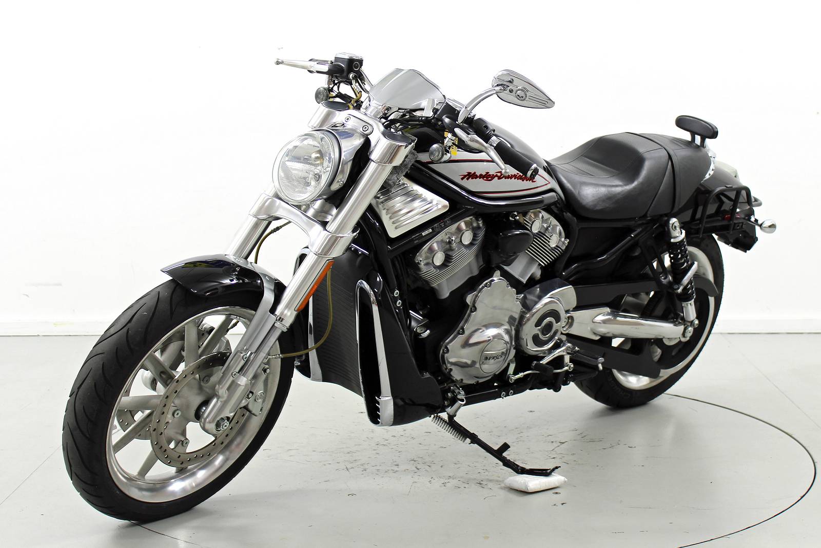 HARLEY-DAVIDSON VRSCR-showroom-element-2