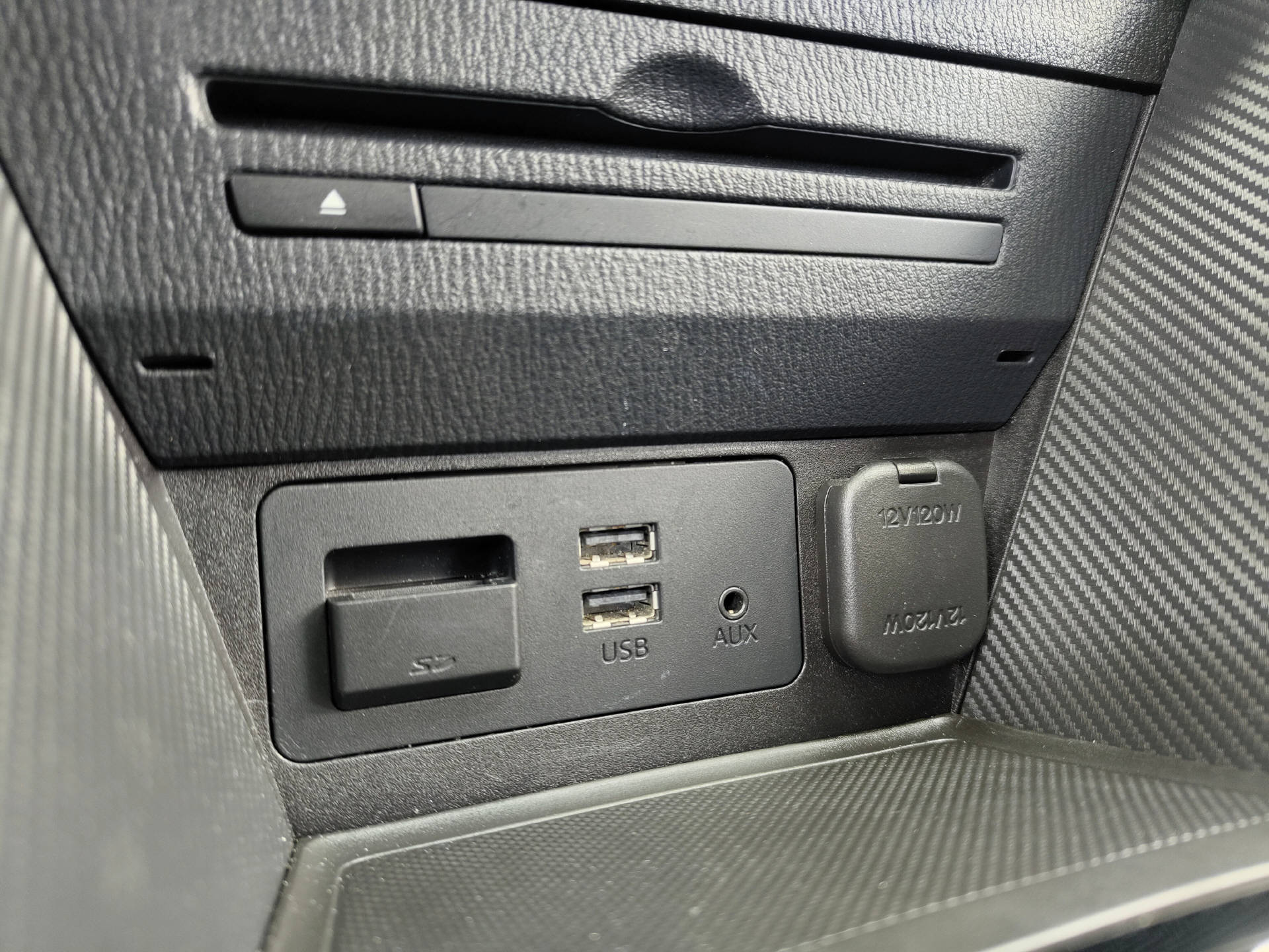 MAZDA 2 1.5 115 Revolution-image-12