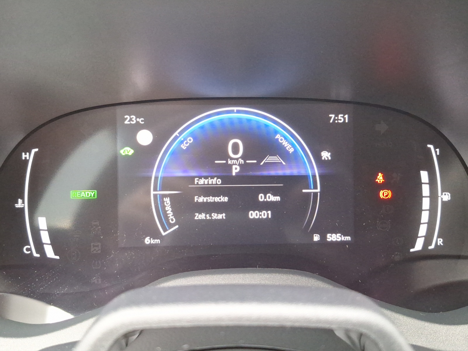 TOYOTA Yaris 1.5 VVT-i HSD Trend-image-14