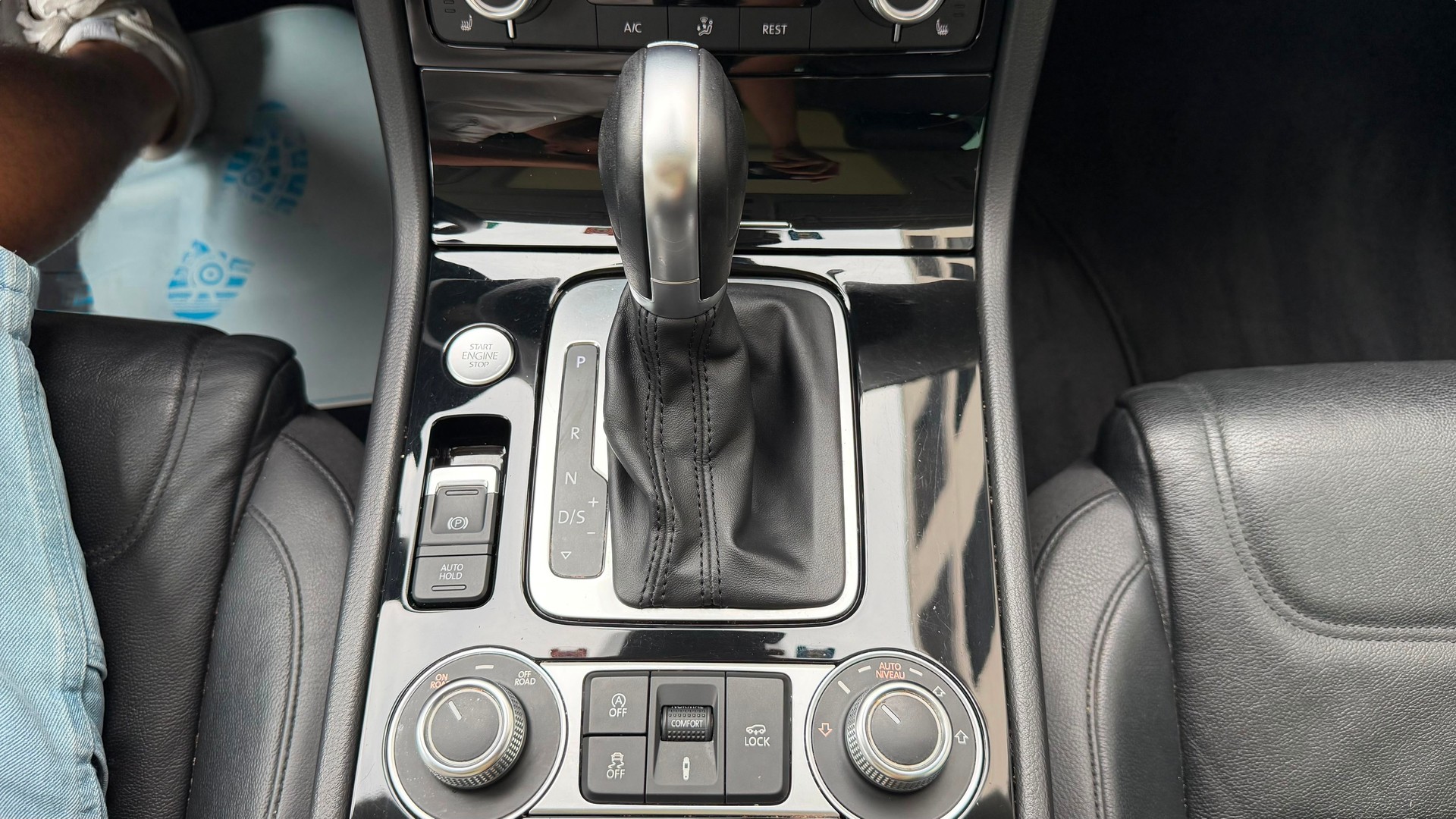 VW Touareg 3.0 TDI BlueMotion Technology Tiptronic-image-19