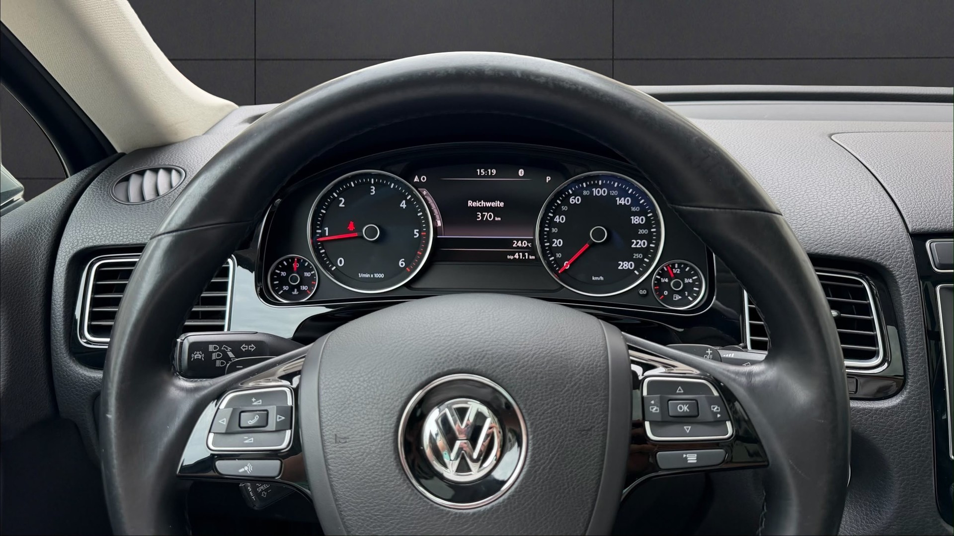 VW Touareg 3.0 TDI BlueMotion Technology Tiptronic-image-7