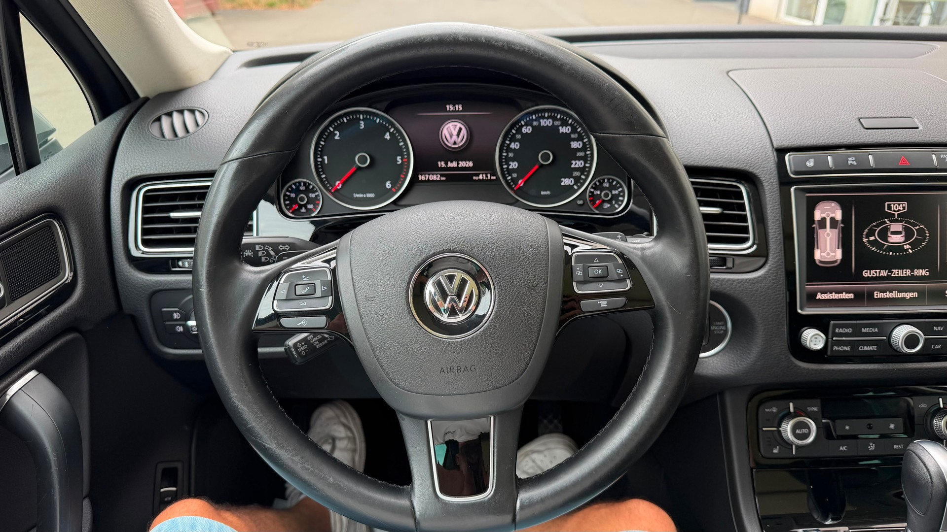 VW Touareg 3.0 TDI BlueMotion Technology Tiptronic-image-16
