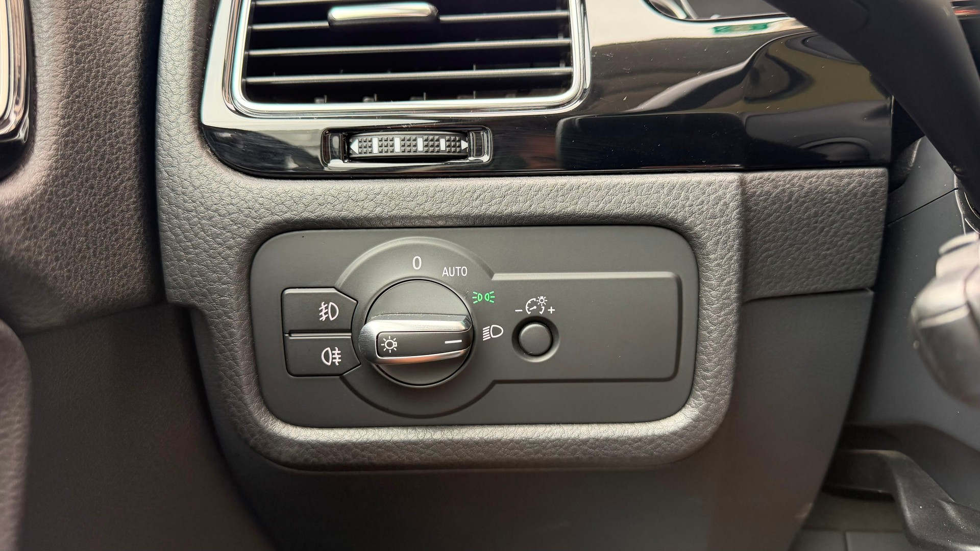 VW Touareg 3.0 TDI BlueMotion Technology Tiptronic-image-20