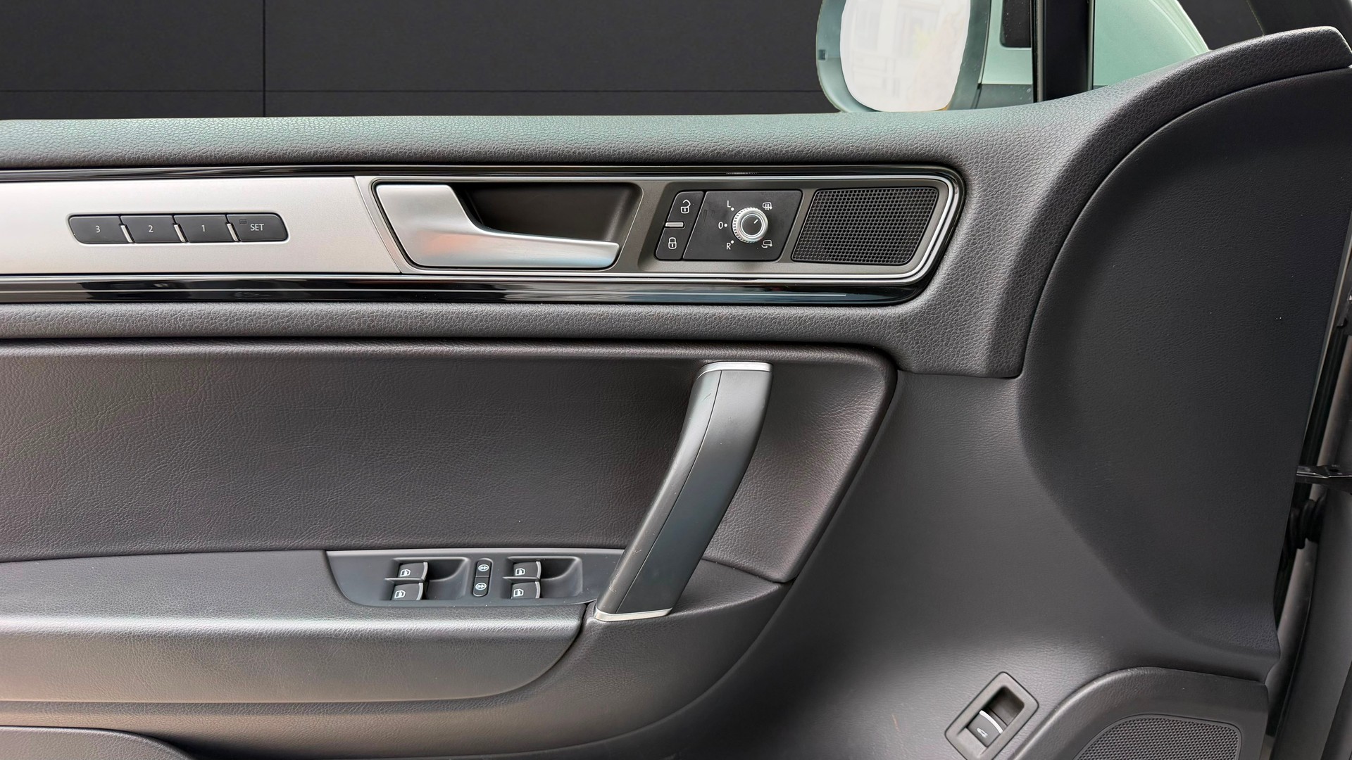 VW Touareg 3.0 TDI BlueMotion Technology Tiptronic-image-5