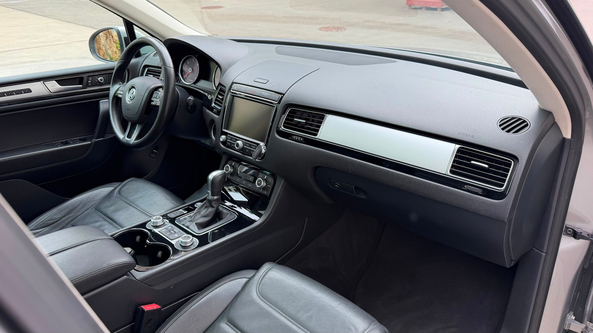 VW Touareg 3.0 TDI BlueMotion Technology Tiptronic-image-3
