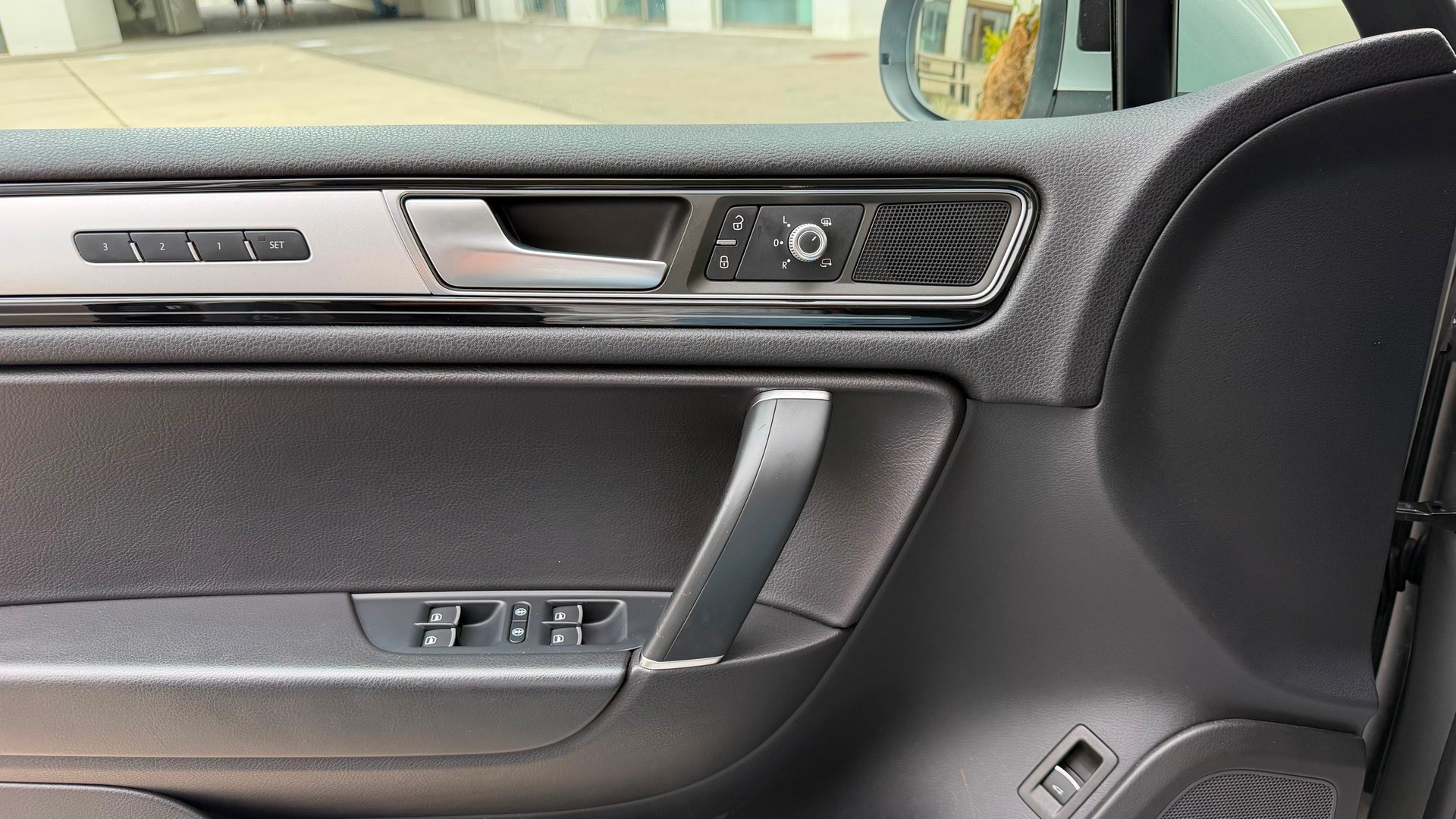 VW Touareg 3.0 TDI BlueMotion Technology Tiptronic-image-5