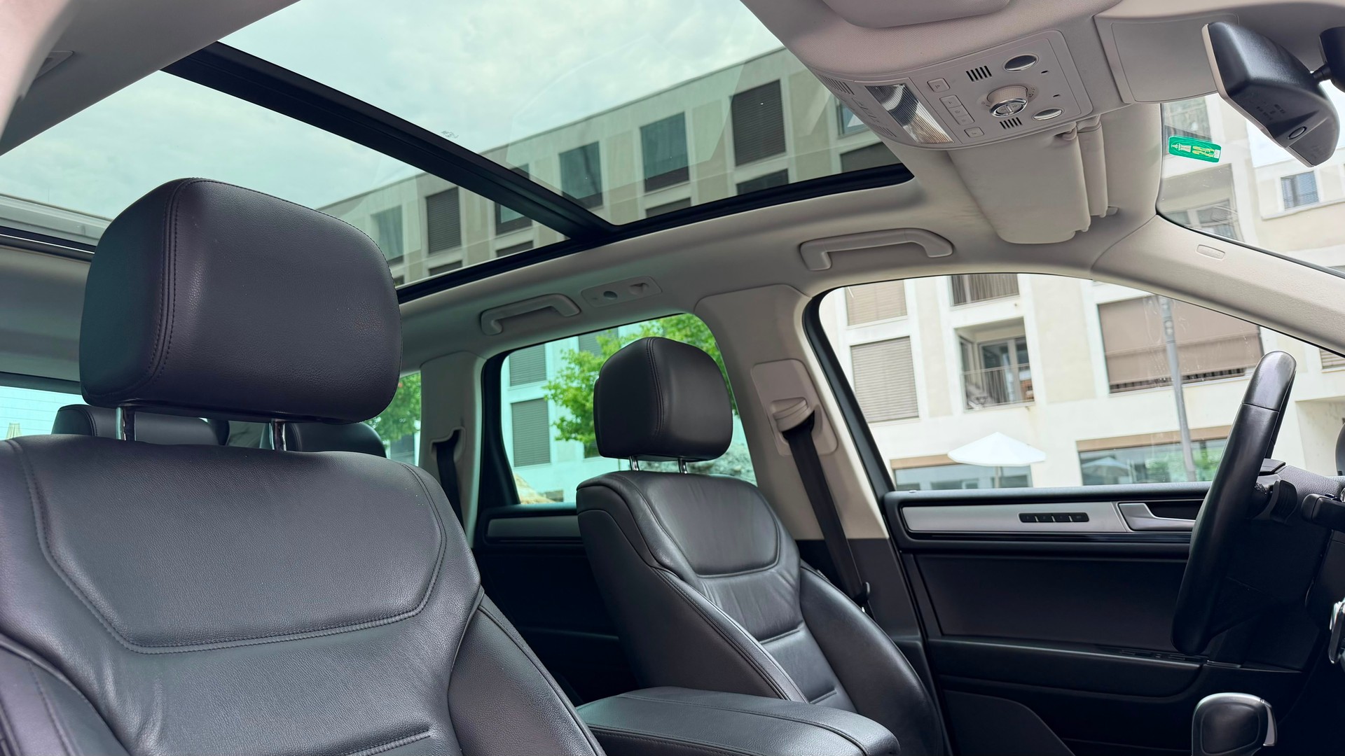 VW Touareg 3.0 TDI BlueMotion Technology Tiptronic-image-18