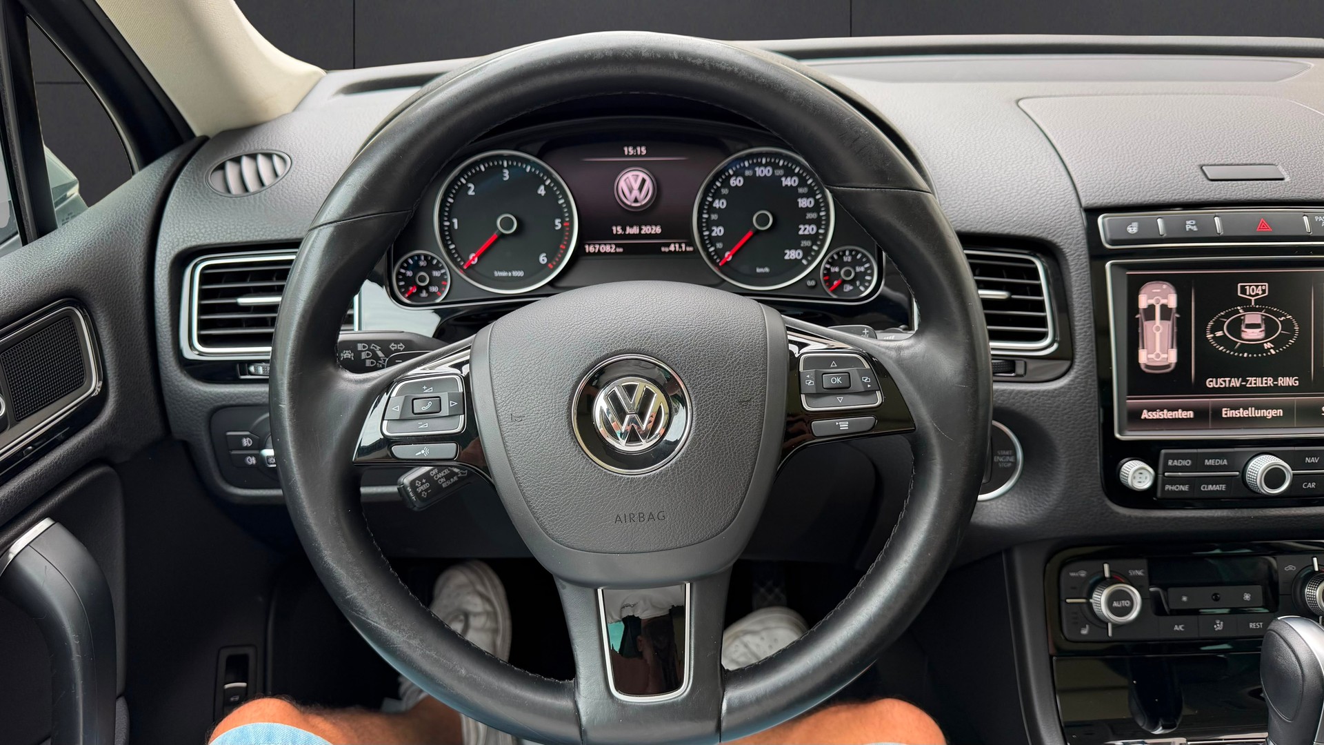 VW Touareg 3.0 TDI BlueMotion Technology Tiptronic-image-16