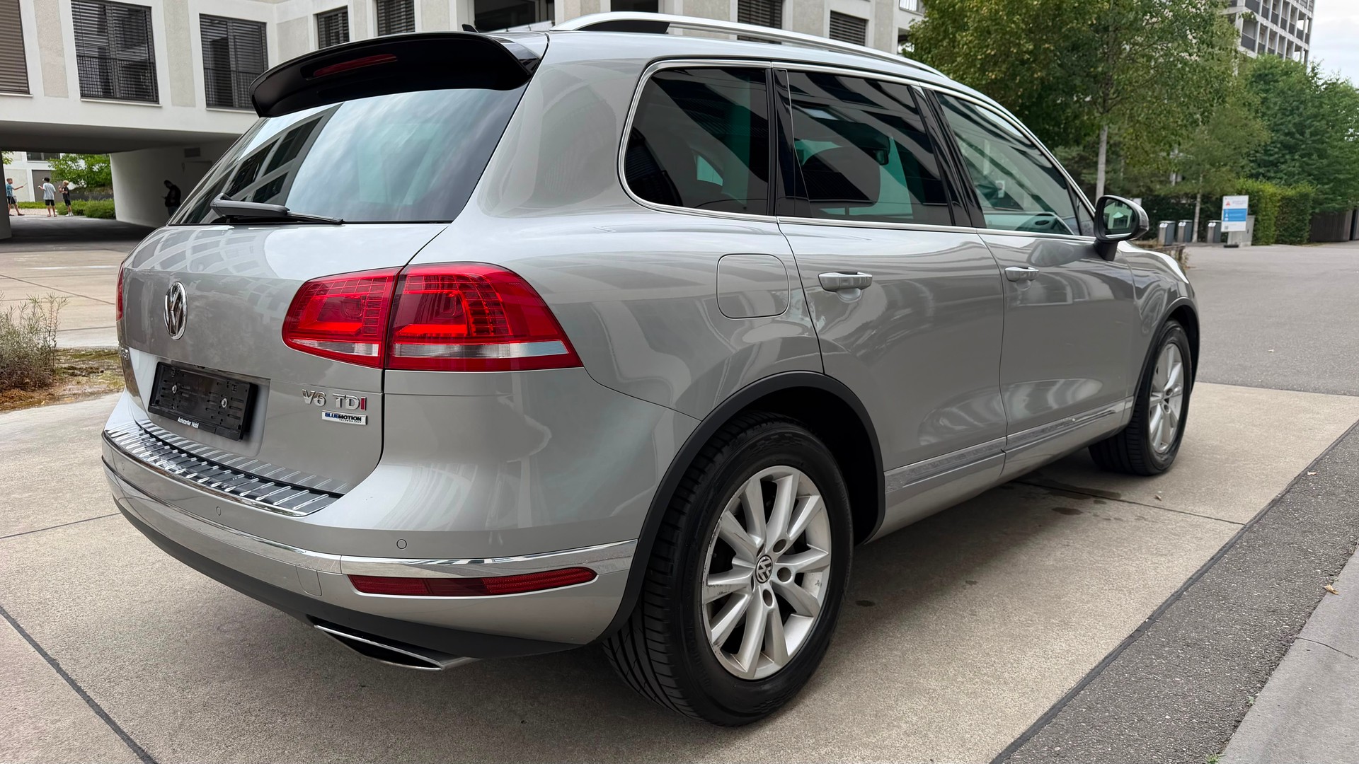 VW Touareg 3.0 TDI BlueMotion Technology Tiptronic-image-2