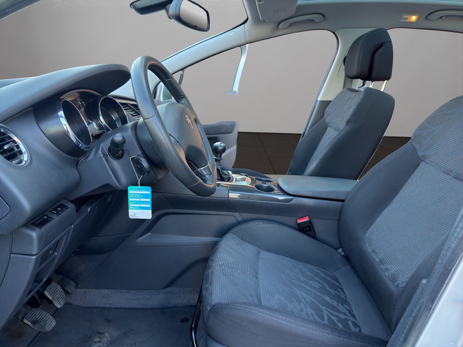 PEUGEOT 3008 1.6 16V T Sport-image-11