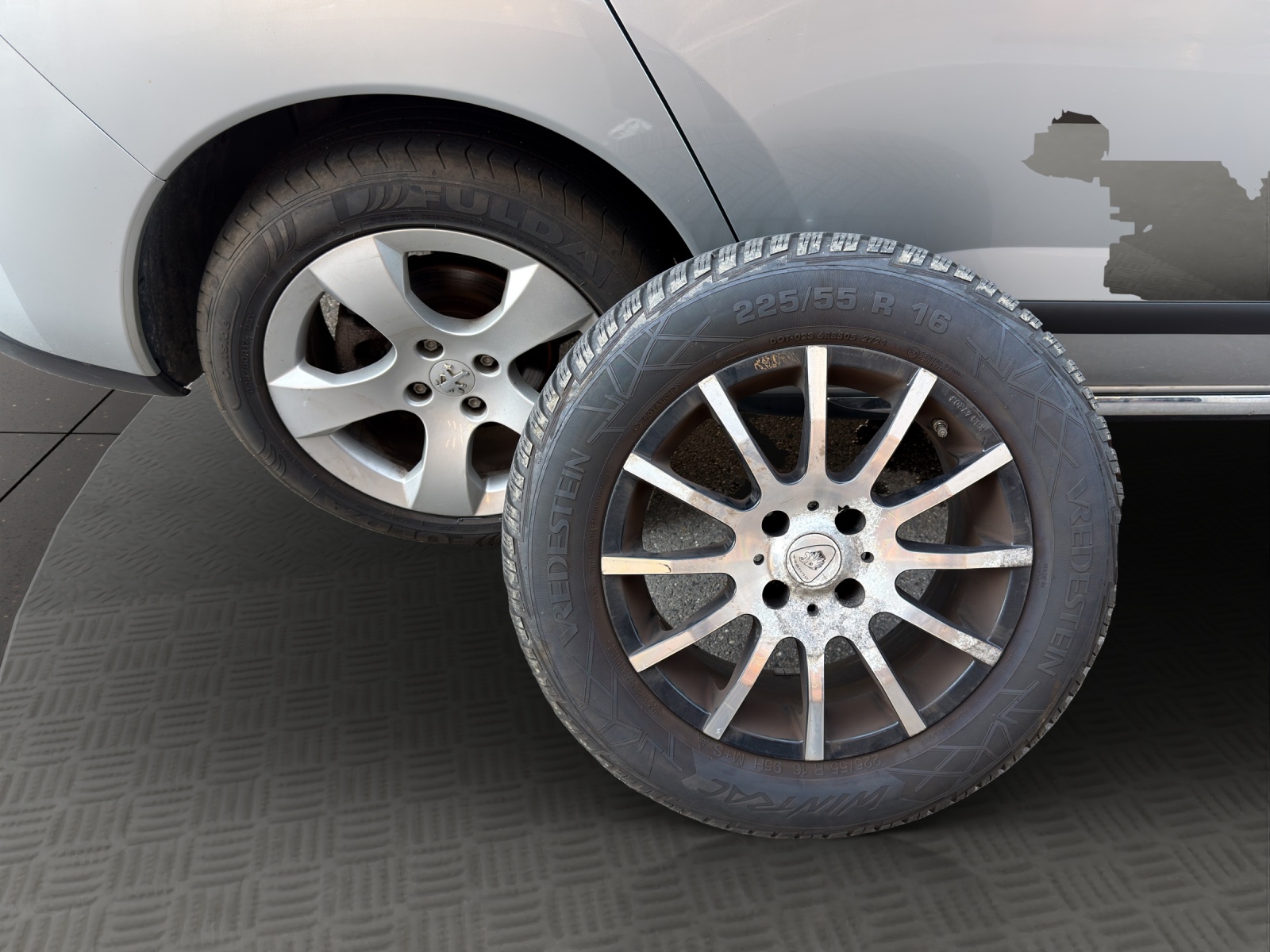 PEUGEOT 3008 1.6 16V T Sport-image-18