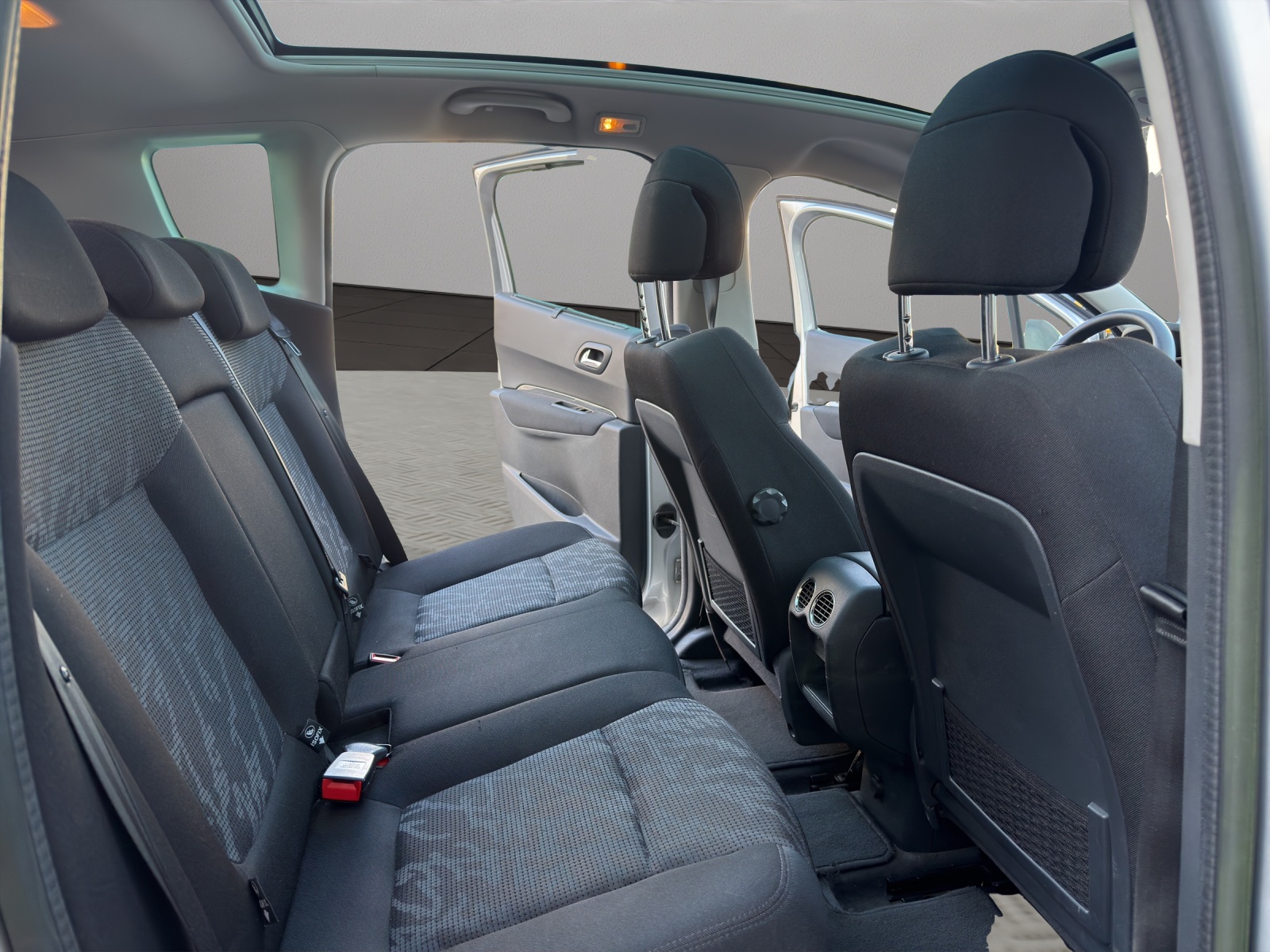 PEUGEOT 3008 1.6 16V T Sport-image-15
