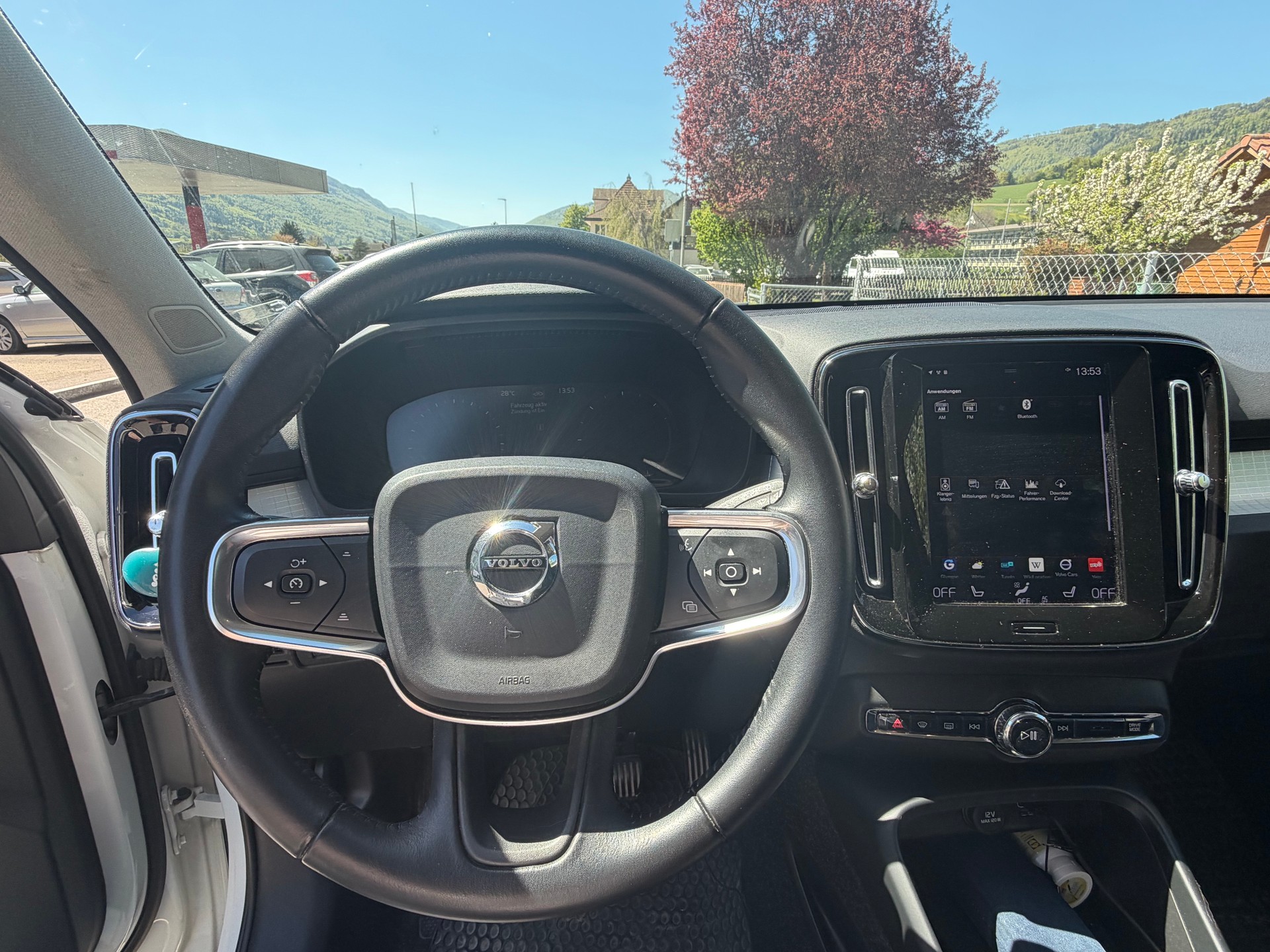 VOLVO XC40 D4 AWD Momentum Geartronic-image-14