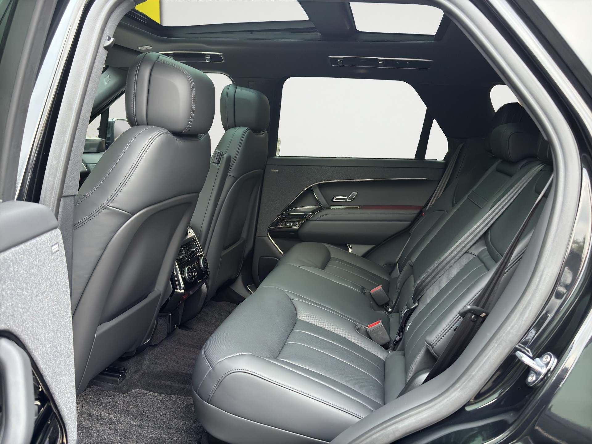 LAND ROVER RR Sport P460e Dynamic HSE Black Pack 4x4 5 Jahre Werksgarantie-image-13