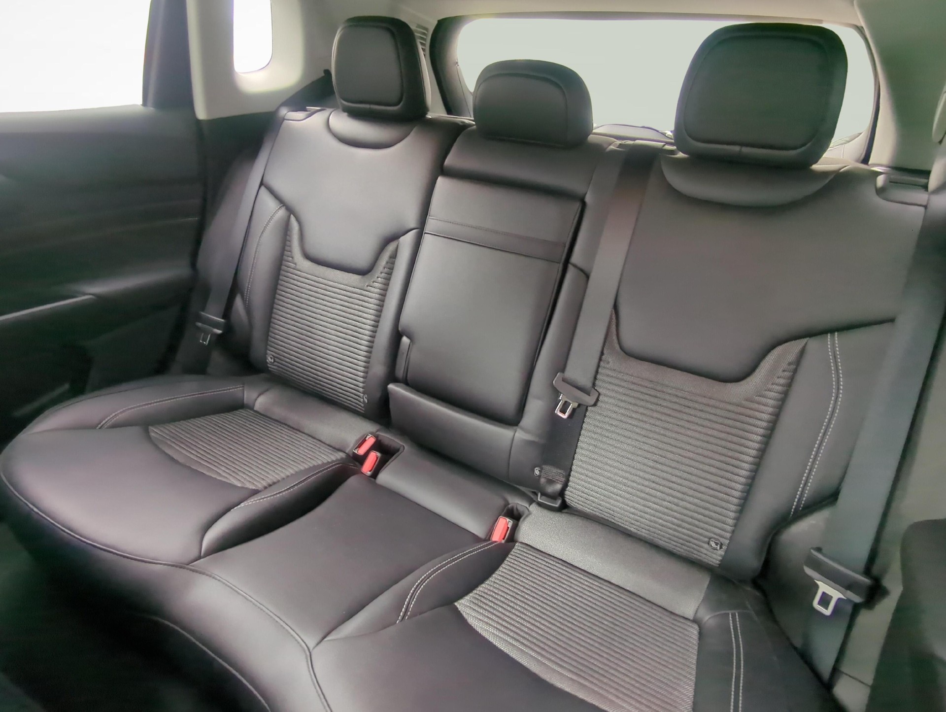 JEEP Compass 1.3 Night Eagle 4xe-image-11