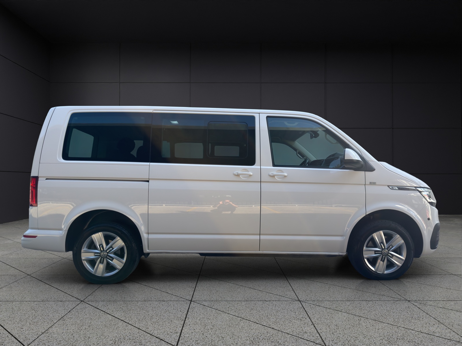 VW T6.1 Multivan 2.0 Bi-TDI Comfortline 4Motion DSG-image-2