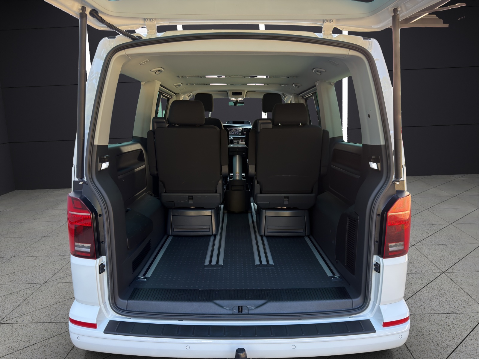 VW T6.1 Multivan 2.0 Bi-TDI Comfortline 4Motion DSG-image-6