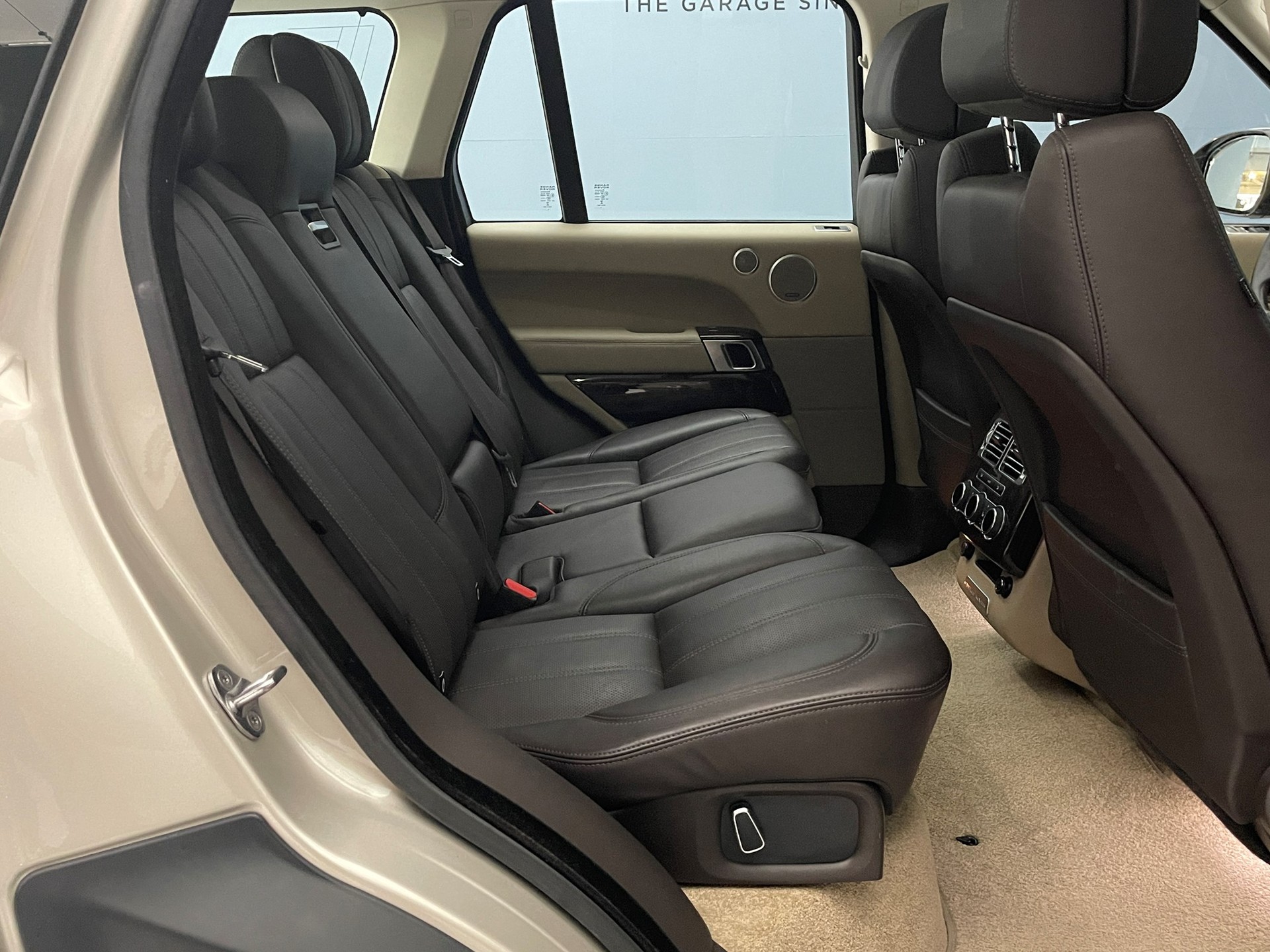 LAND ROVER 3.0 TDV6 Vogue-image-2