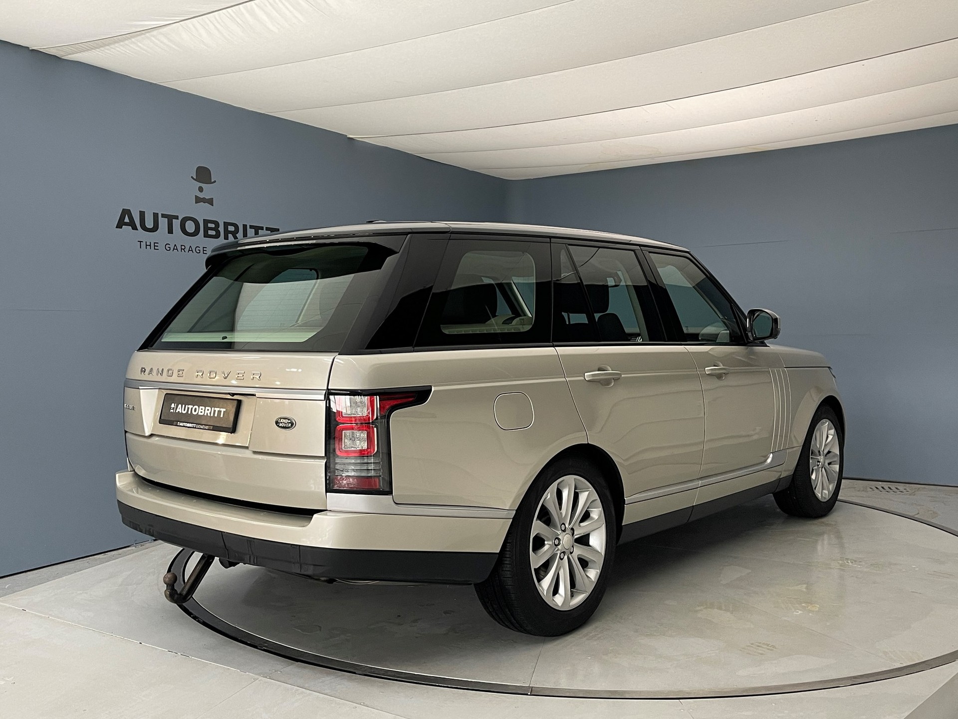 LAND ROVER 3.0 TDV6 Vogue-image-0