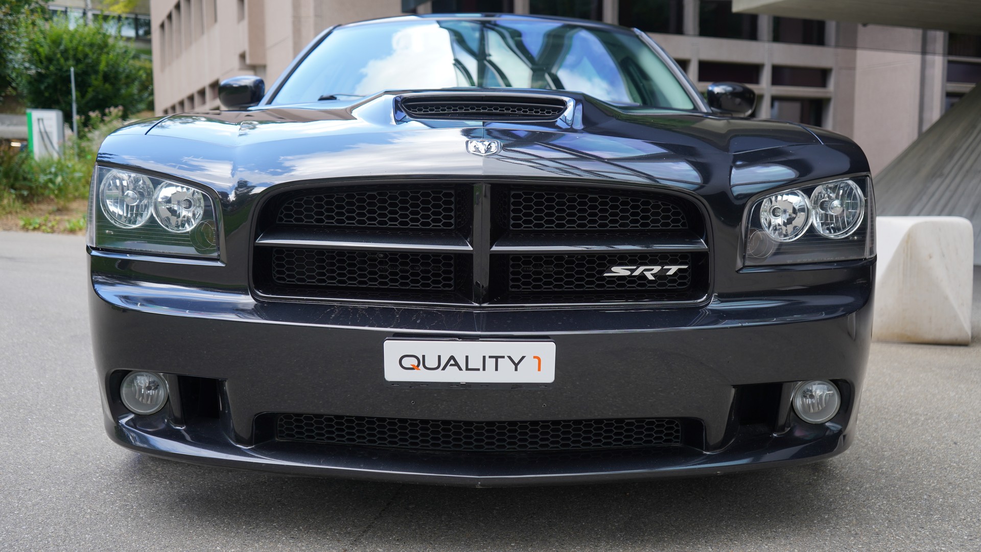 DODGE SRT8 HEMI-image-1