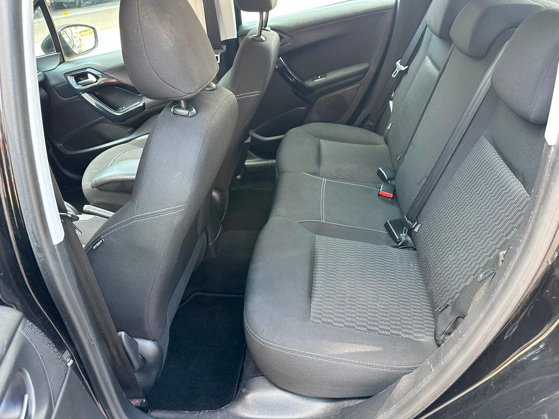 PEUGEOT 208 1.2 e-VTI Active EGS5-image-7