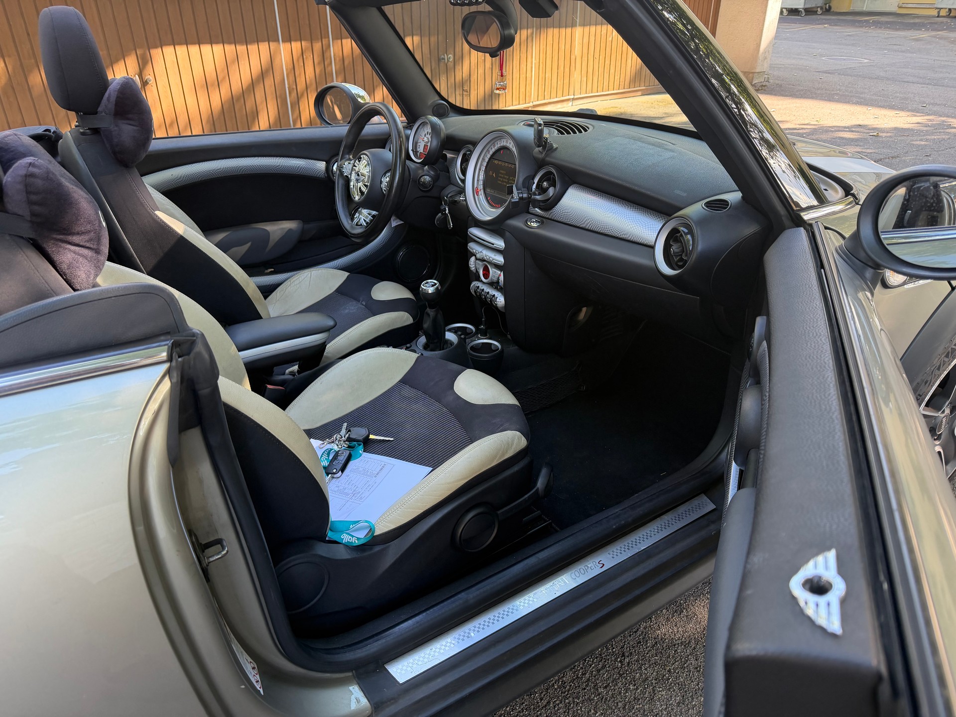 MINI Cooper S Cabriolet-image-8