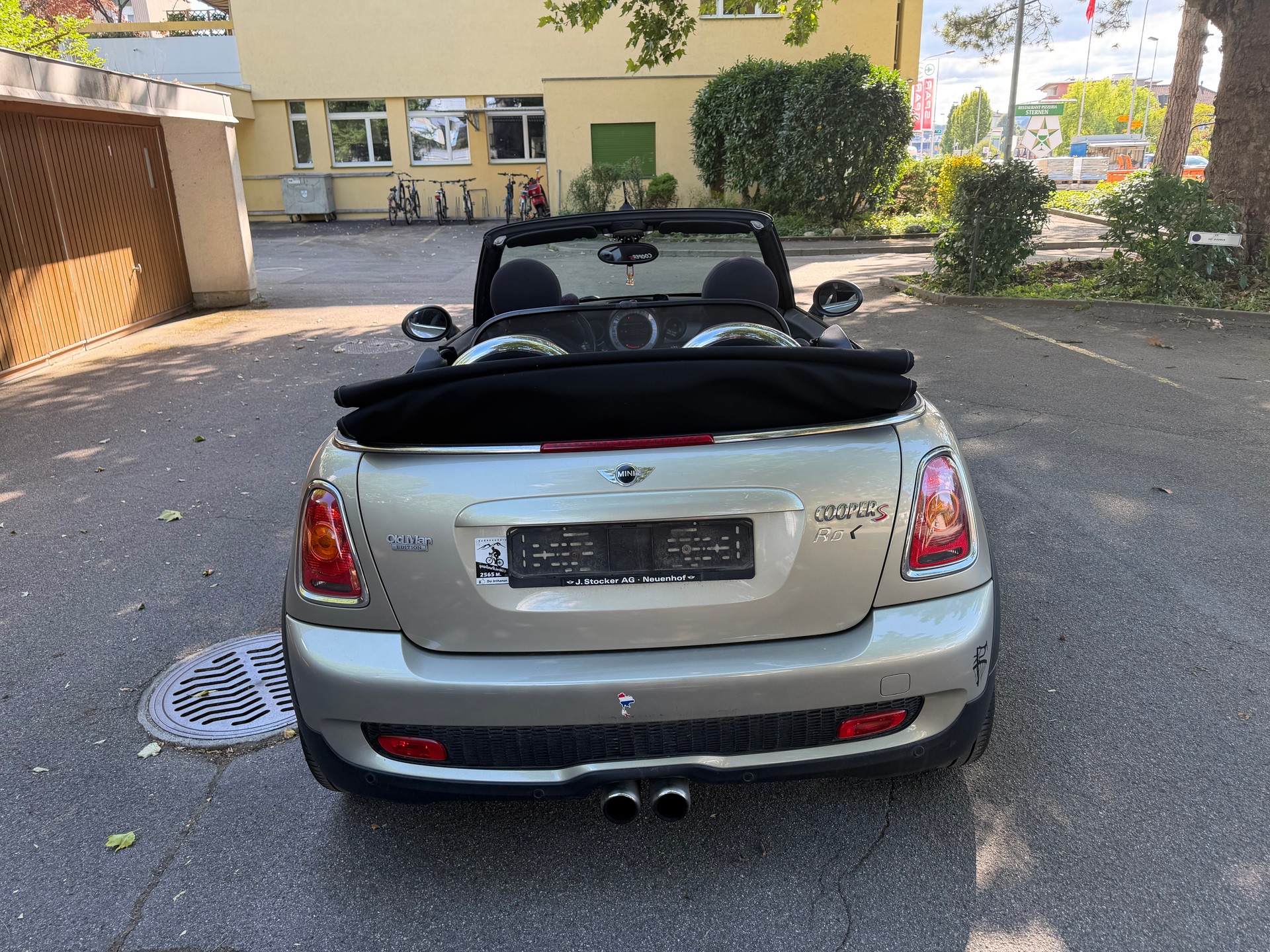 MINI Cooper S Cabriolet-image-1