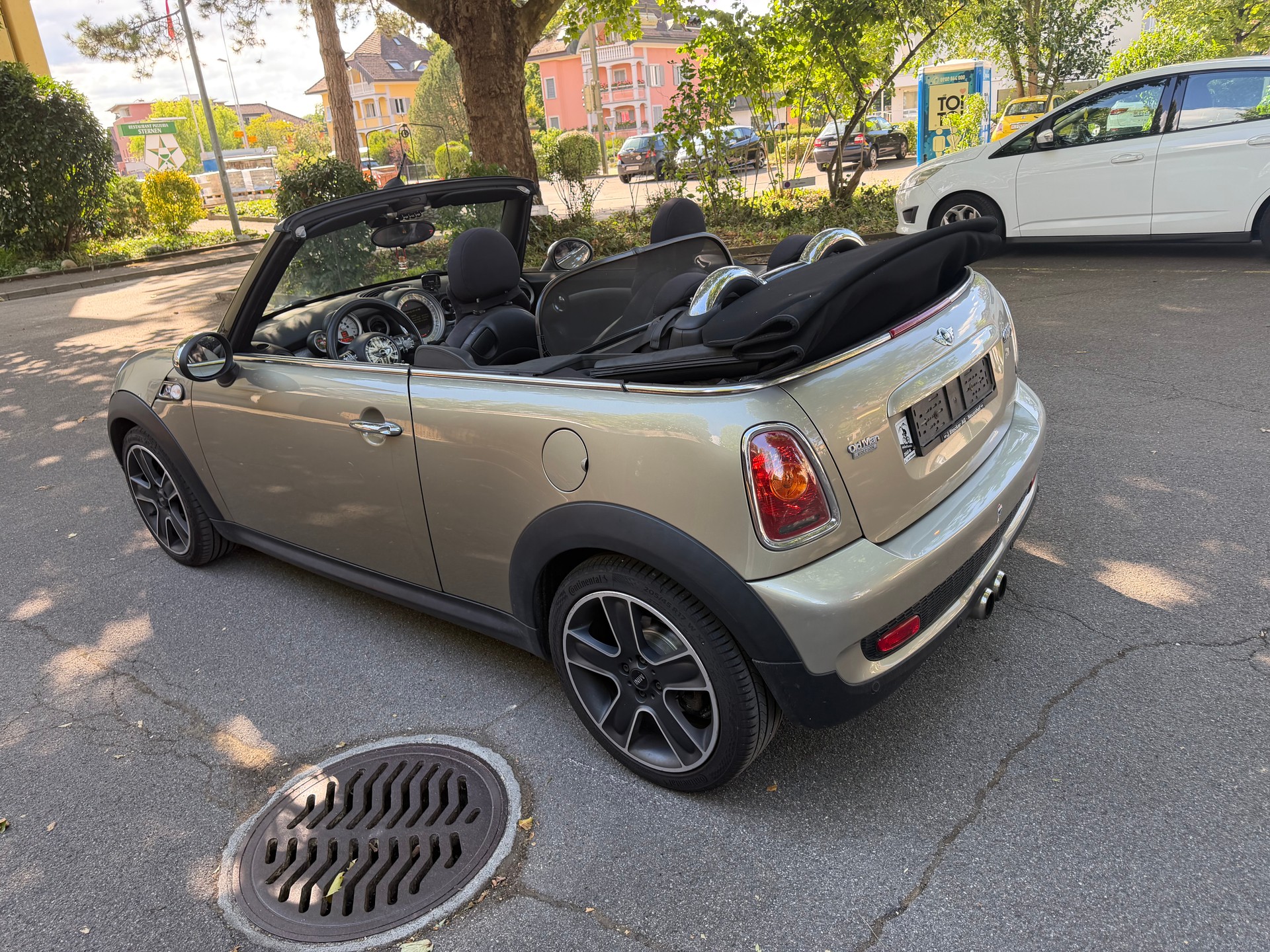 MINI Cooper S Cabriolet-image-4