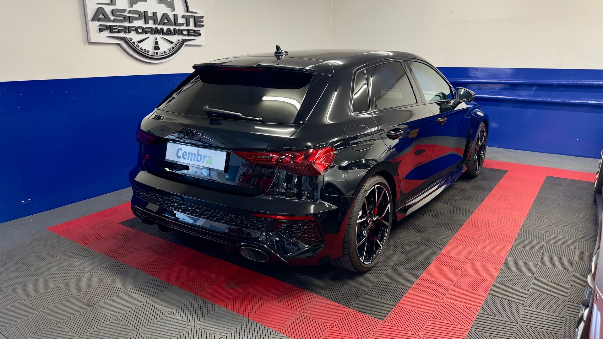 AUDI RS3 Sportback 2.5 TSI quattro S-tronic-image-2