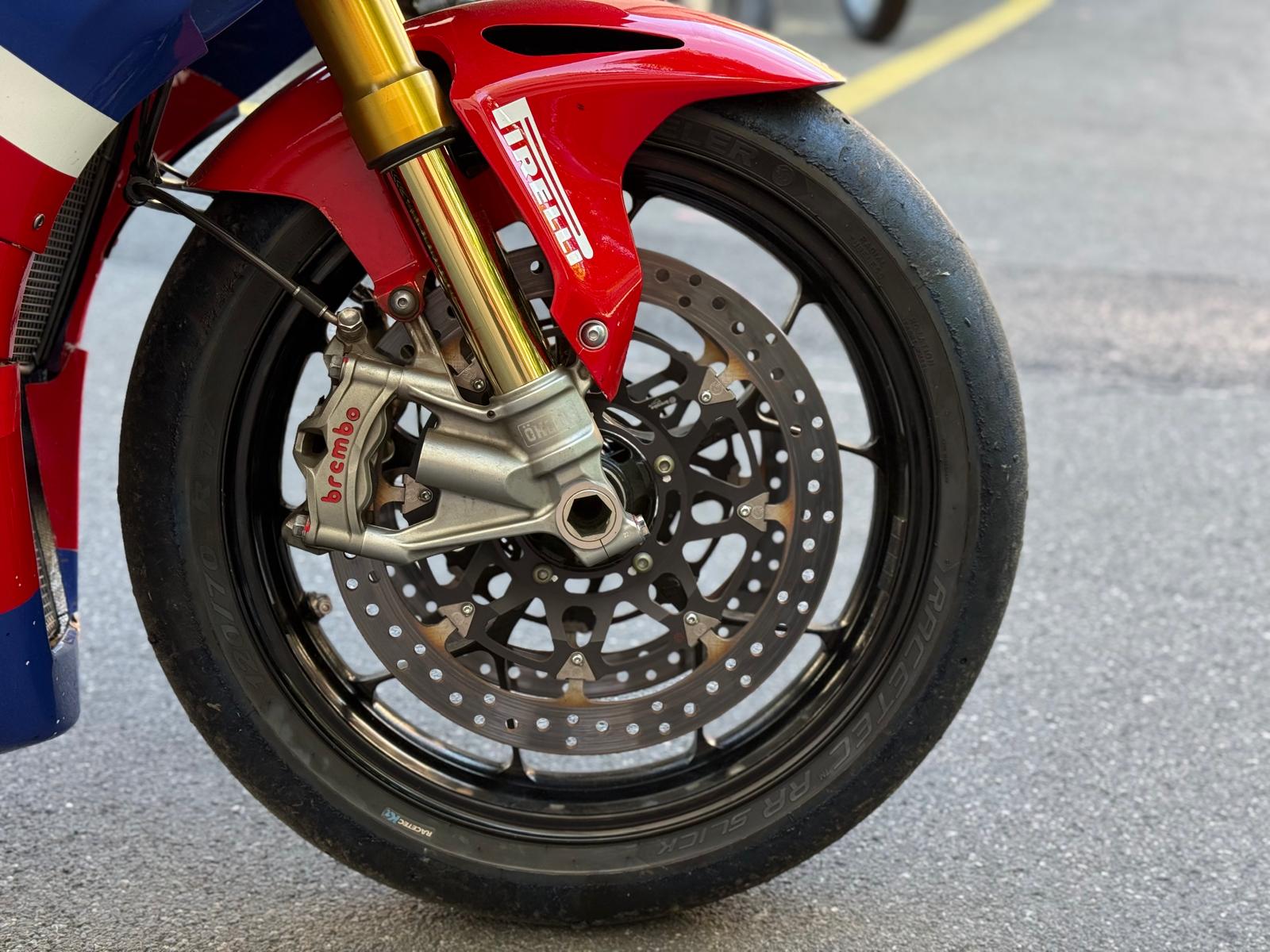 HONDA CBR 1000 RR-R SP-image-10