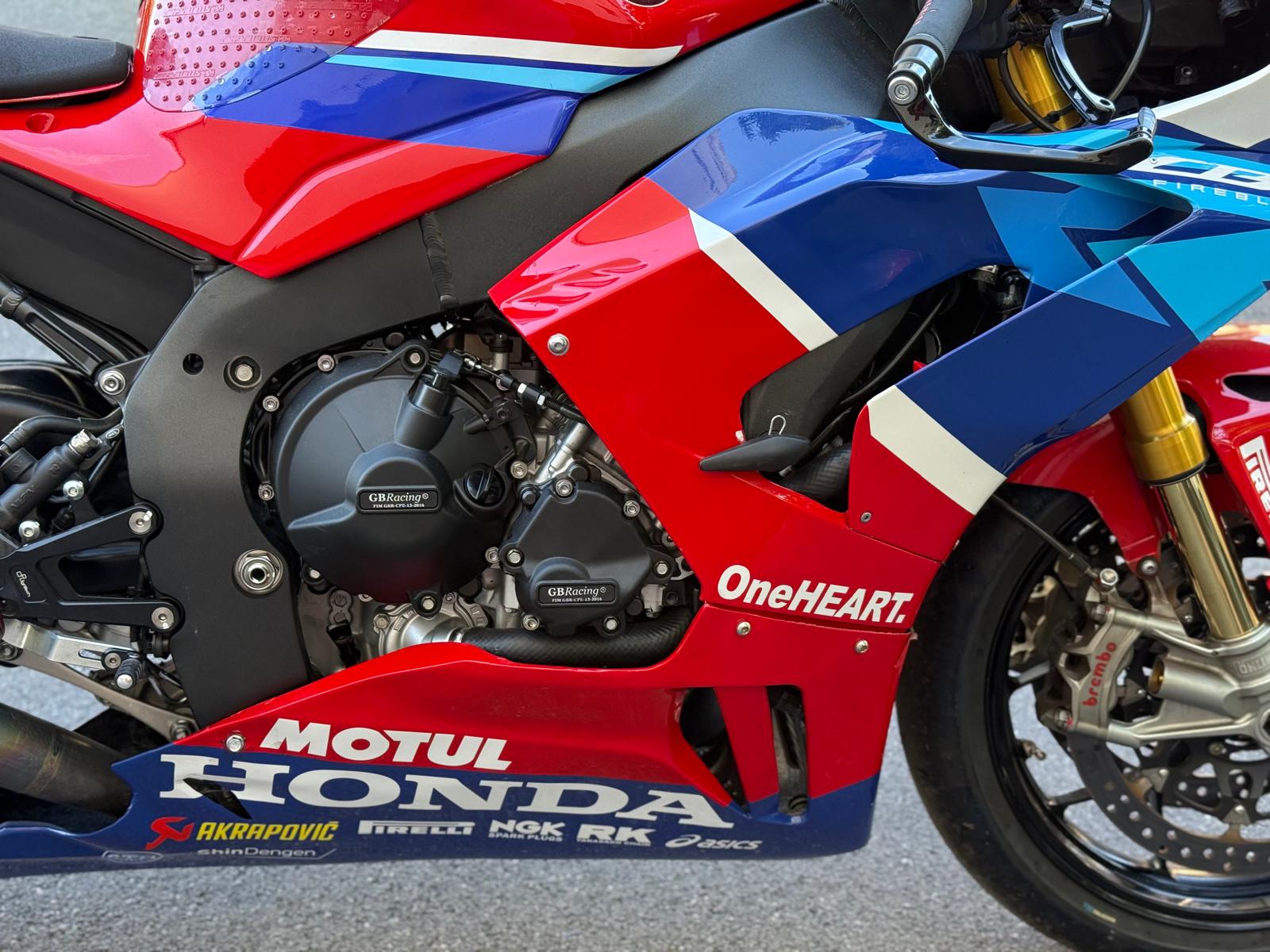 HONDA CBR 1000 RR-R SP-image-7
